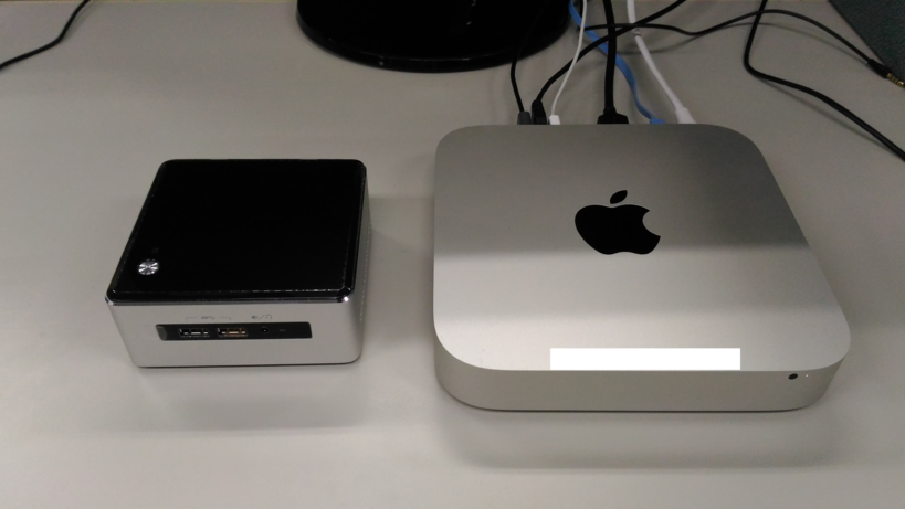 Mac Mini と Intel NUC のサイズ比較